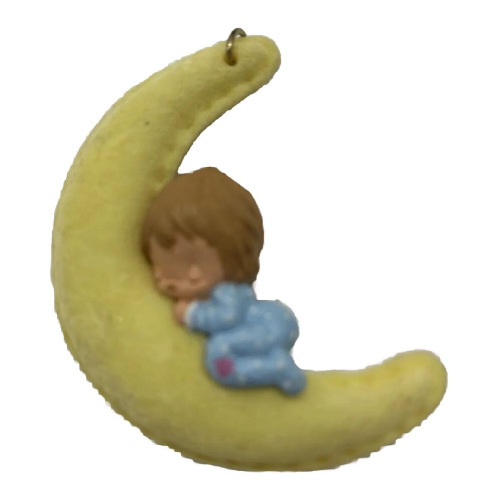 1983 Betsey Clark Sleeping on Fabric Moon Hallmark Christmas Ornament Vintage ❤️